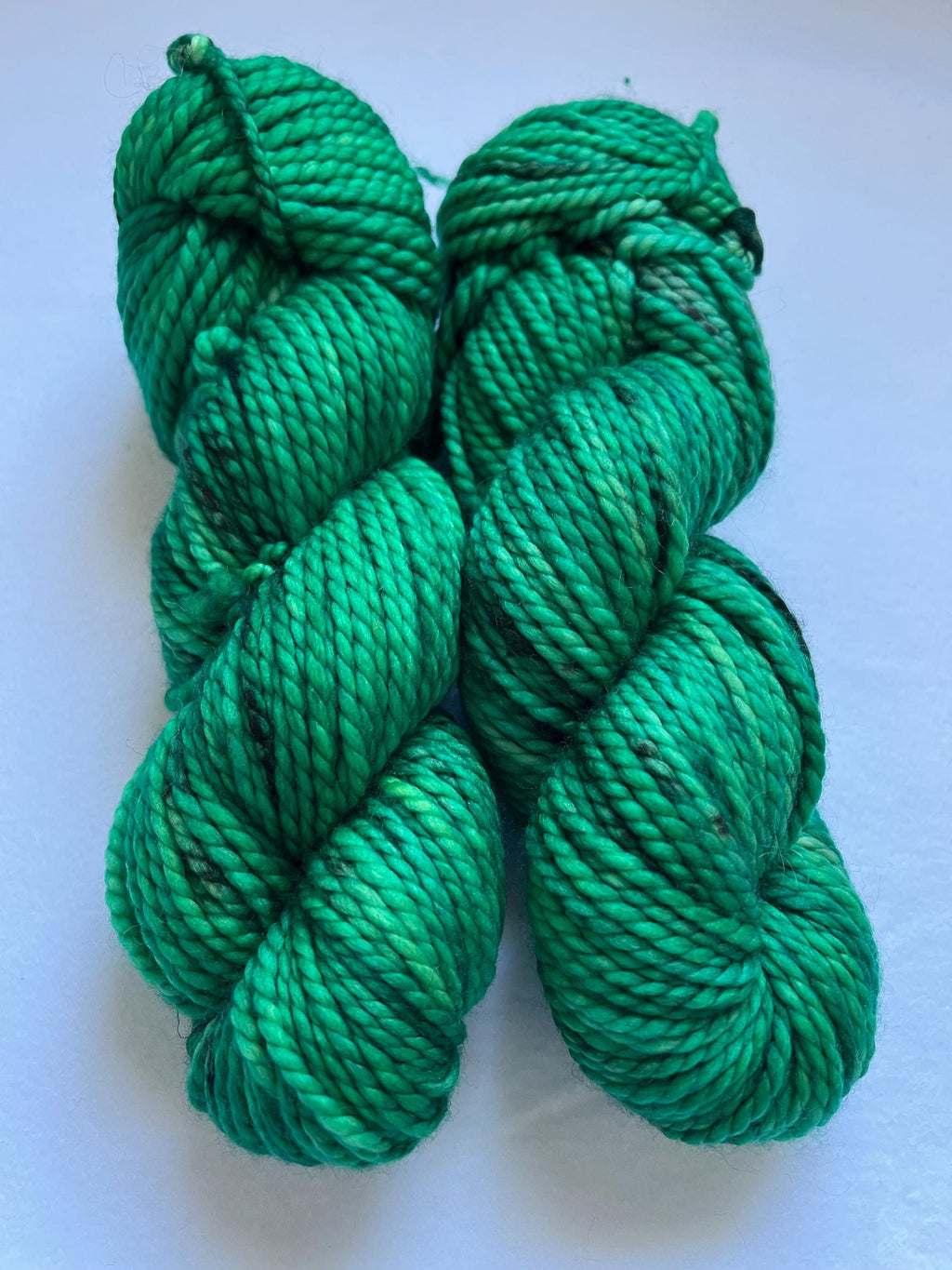 Hand-Dyed Bulky Yarn | 100% Merino Wool | Grass | Kelly Green Speckled | 100g 109 yards